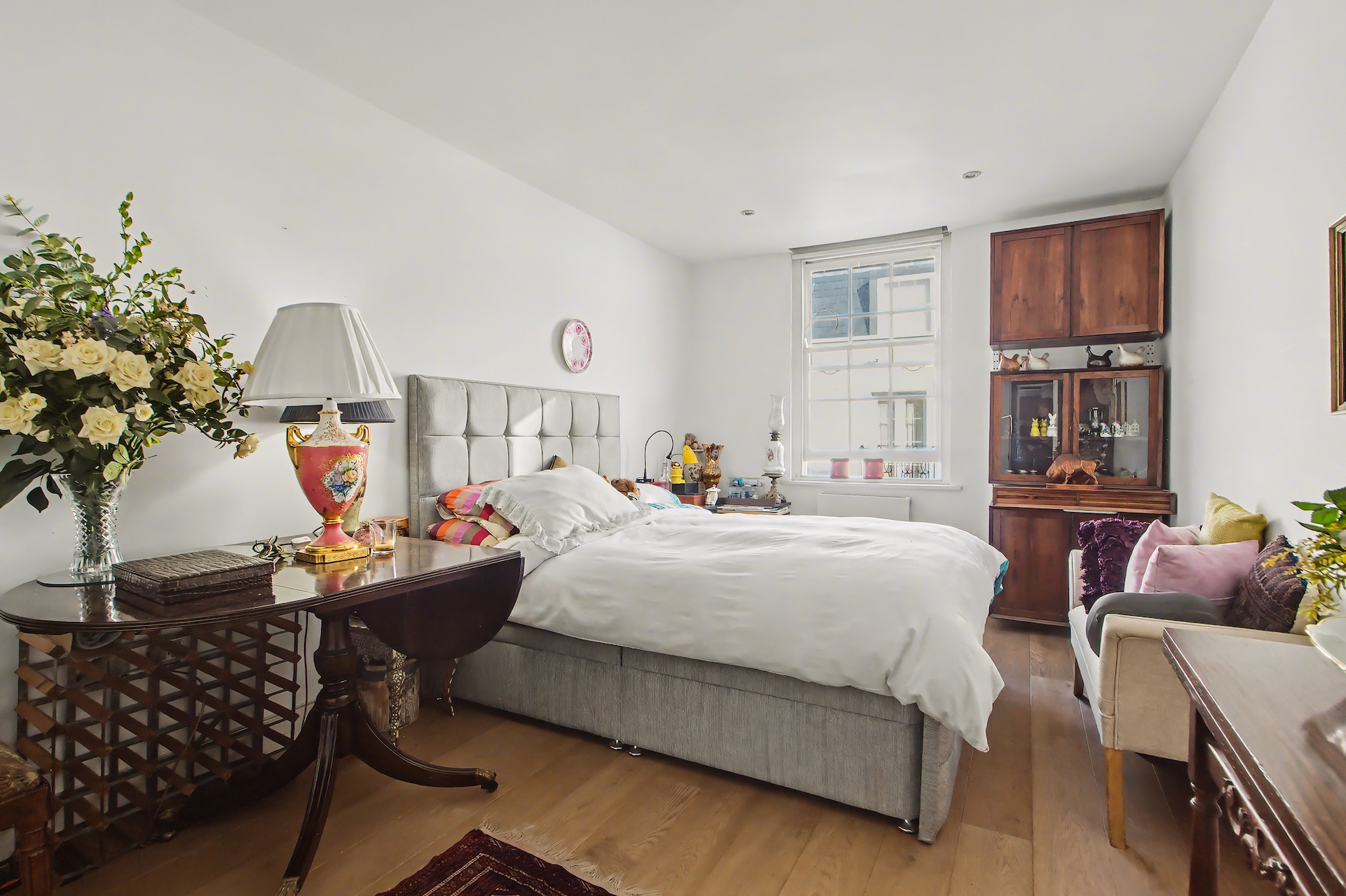 19 Ennismore Mews SW7 1AP-16