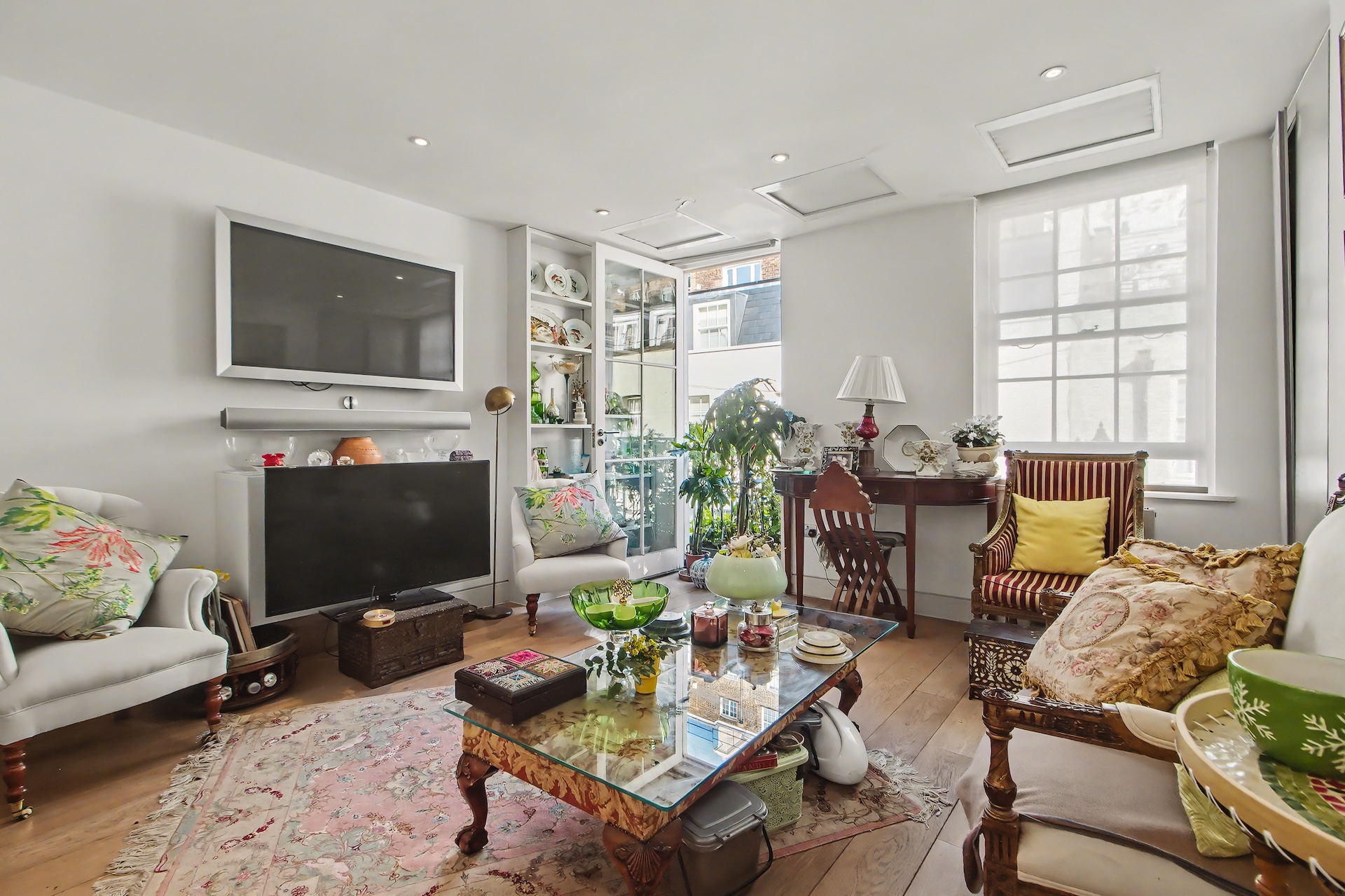 19 Ennismore Mews SW7 1AP-20