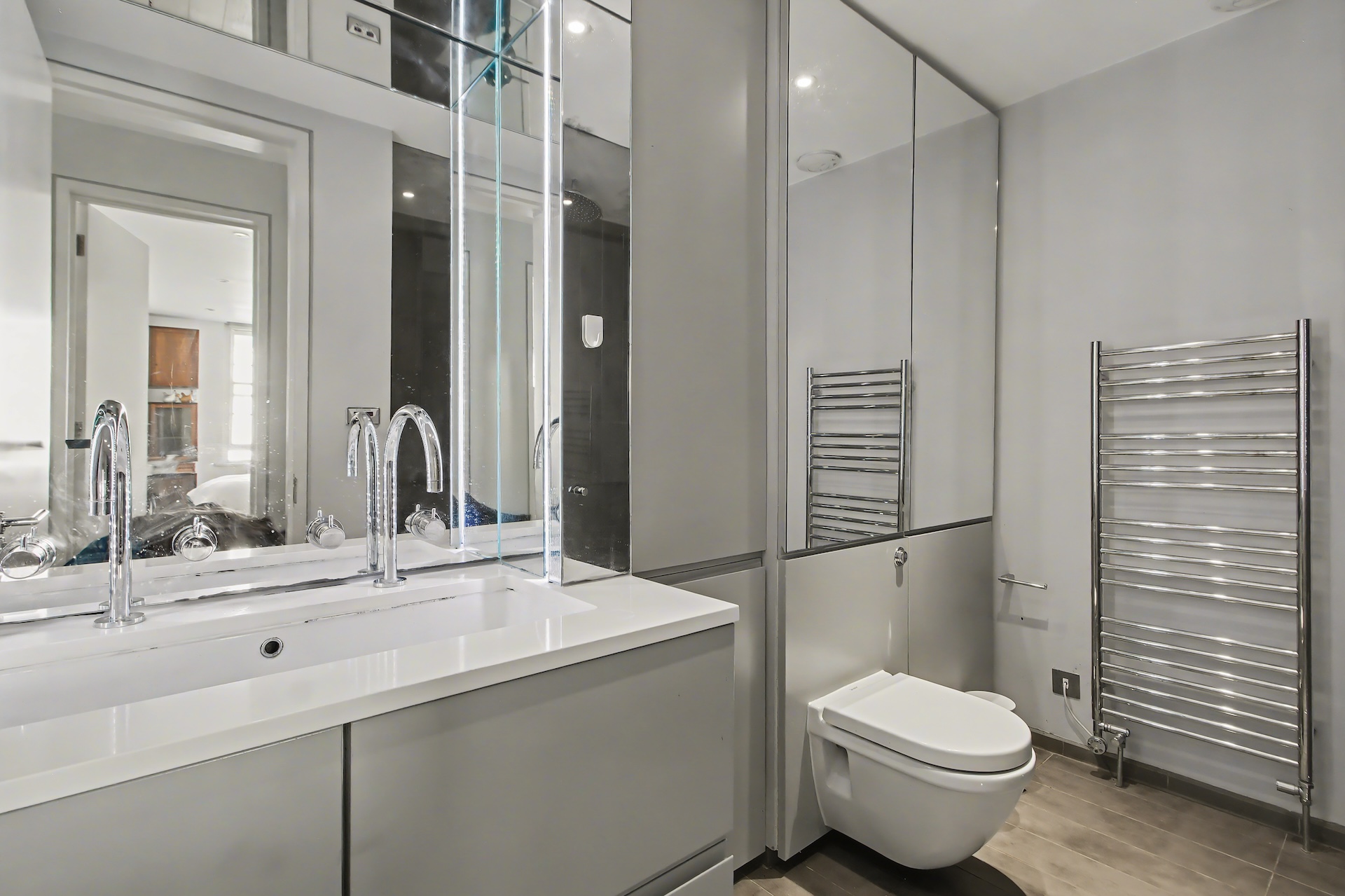 19 Ennismore Mews SW7 1AP-21